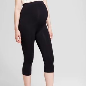 Maternity Seamless Belly Capri Leggings